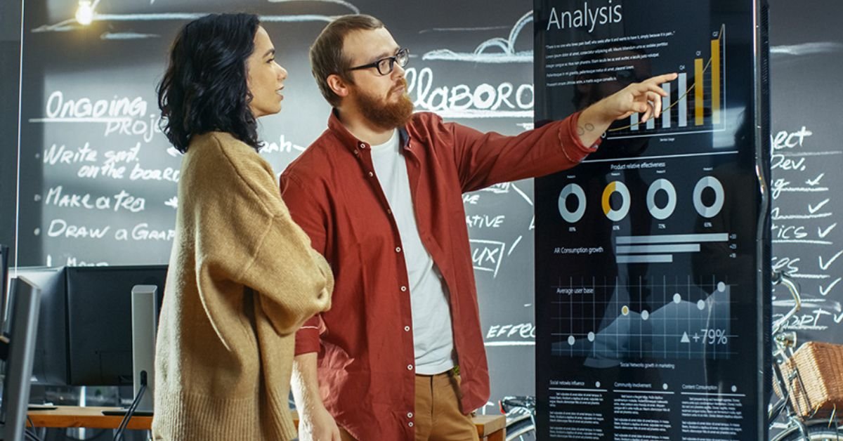 What is a Marketing Strategist? Guide 2025 for Contractors